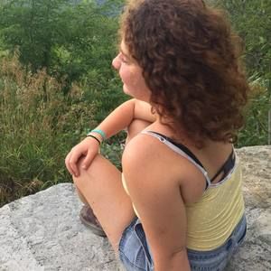 Meet your Posher, Yeli